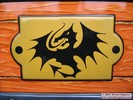 Het logo van de Draak prijkt trots op het treintje.