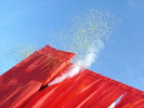 Confetti en rook...