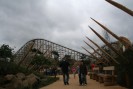 De dreigende lucht complementeert de indrukwekkende thematisering van Troy.